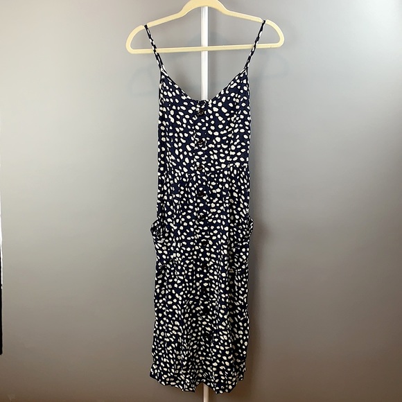 Light, airy button down summer dress - Picture 2 of 12